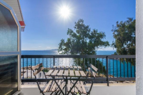 Seafront Apartment in Piraeus